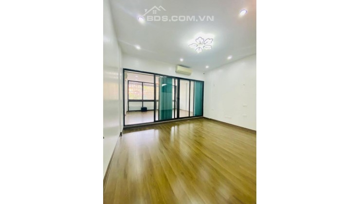 Chung cư sát hồ Giảng Võ, 2 ngủ, 68m2, giá 2.91 Tỷ